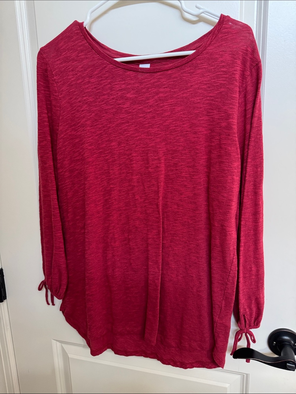 Old Navy Women's Heathered Crimson Long-Sleeve Tie-Cuff Top